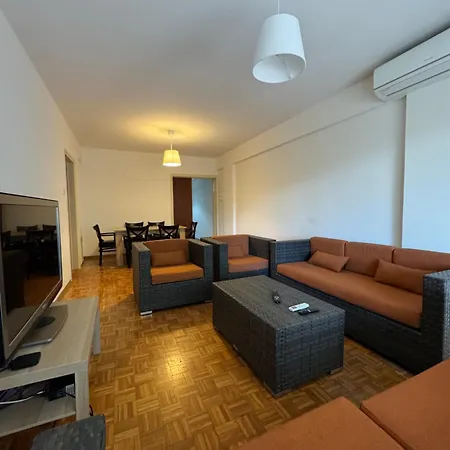 River Court, Flat 8 * نيقوسيا