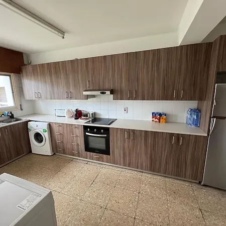 River Court, Flat 8 *