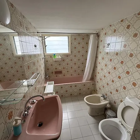 Daire River Court, Flat 8 *