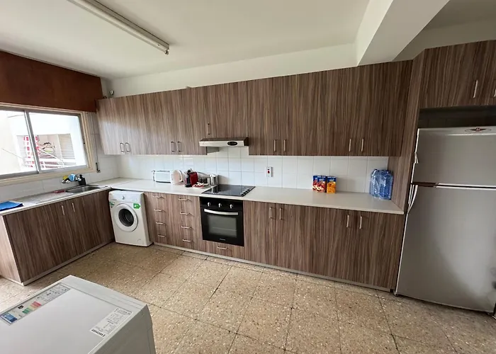 River Court, Flat 8 *