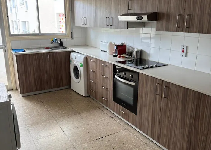 River Court, Flat 8 公寓 *