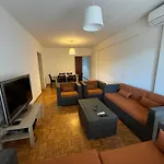 River Court, Flat 8 *